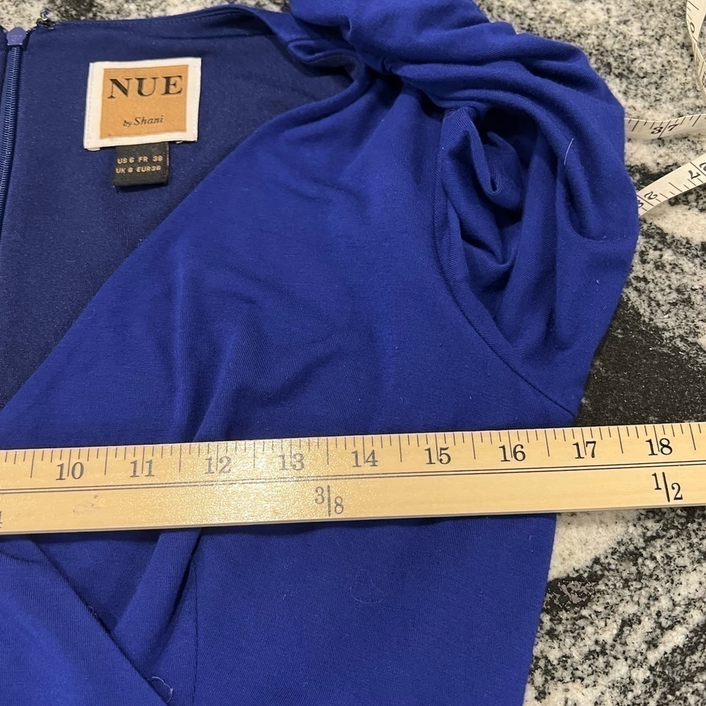 NUE BY SHANI Royal blue Surplice 3/4 sleeves midi dress with bodycon slip - Picture 4 of 15